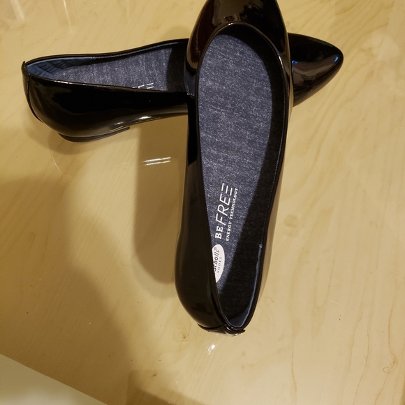 Shoes - Picture 4 of 4